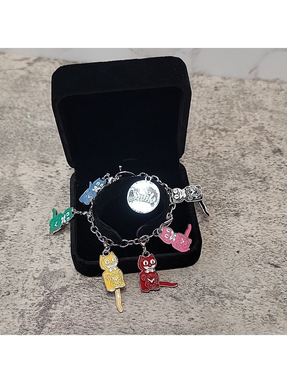 Kit-Cat Klock Charm bracelet clock - Picture 11 of 15